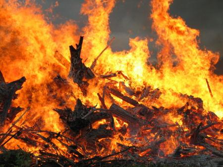 Tigzirt encerclée par les incendies